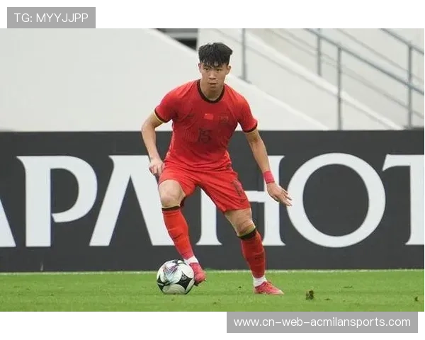 浙江队王钰栋边路传球策动进攻，展现进攻新气象