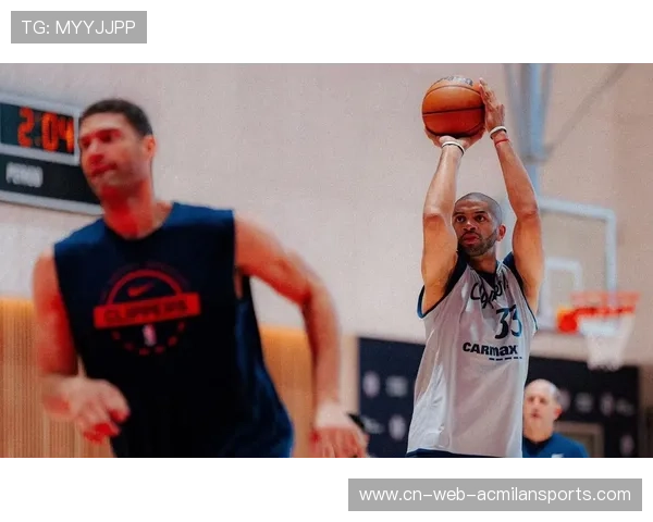 快船低位强打训练，内线配合更为紧密